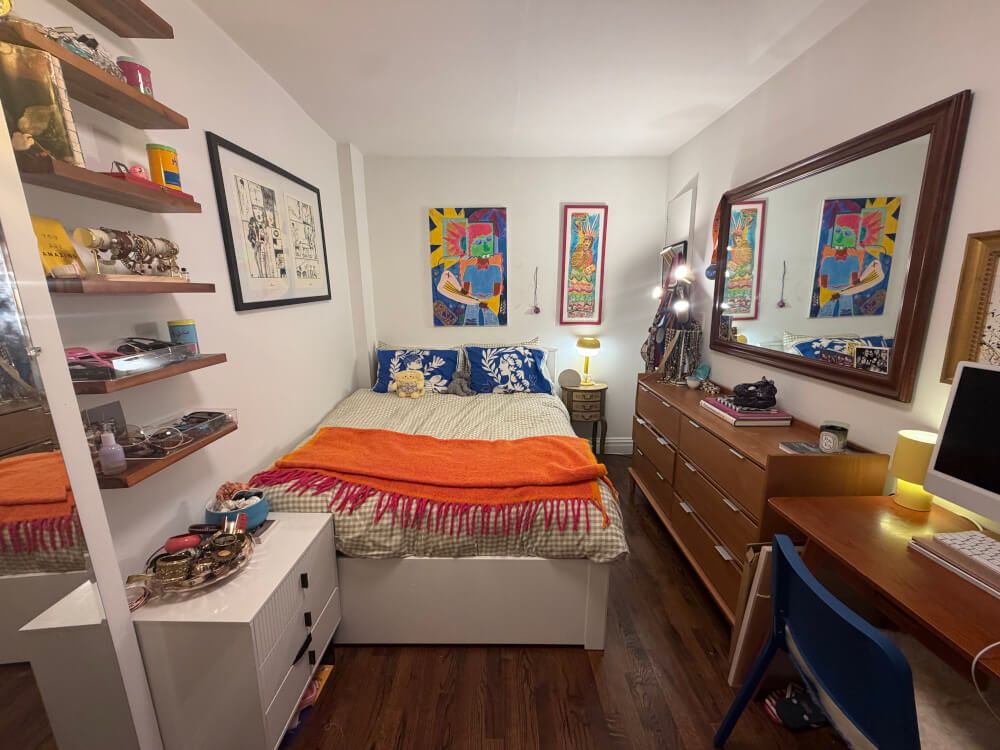 Prime location, bedroom with private bathroom in art and sun filled apartment