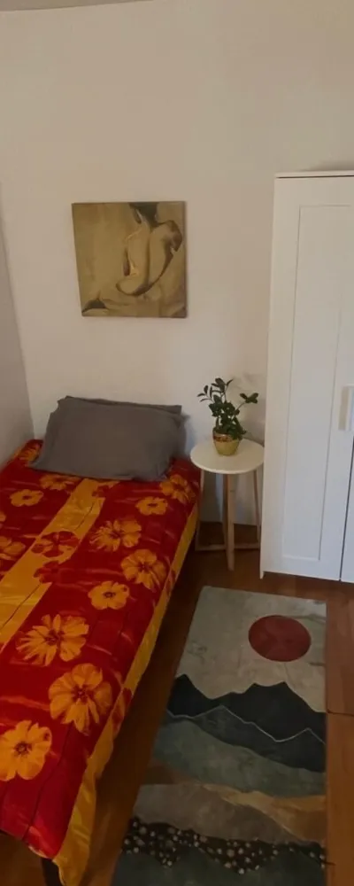 Sunny Room in Prime LES Location