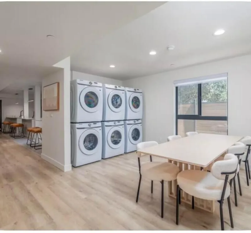 Modern Private Bedroom & En-Suite Bath near USC | Furnished Sublet | Courtyard & Study Lounge