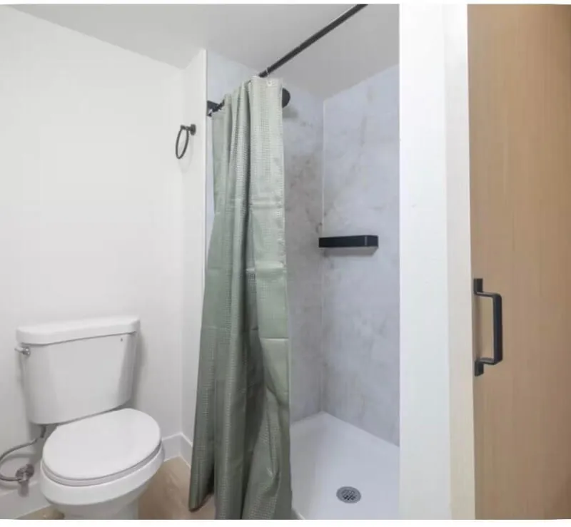 Modern Private Bedroom & En-Suite Bath near USC | Furnished Sublet | Courtyard & Study Lounge