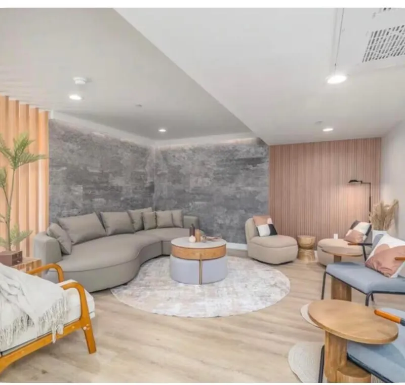 Modern Private Bedroom & En-Suite Bath near USC | Furnished Sublet | Courtyard & Study Lounge