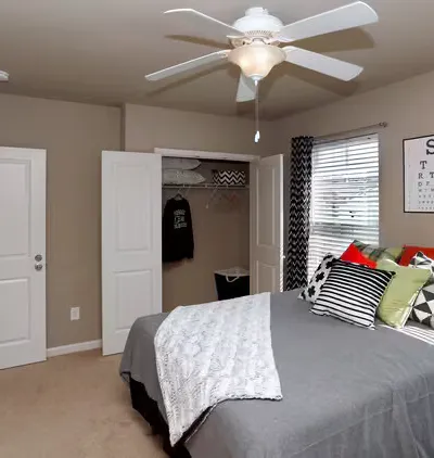 Spring semester private bedroom + private bathroom lease transfer