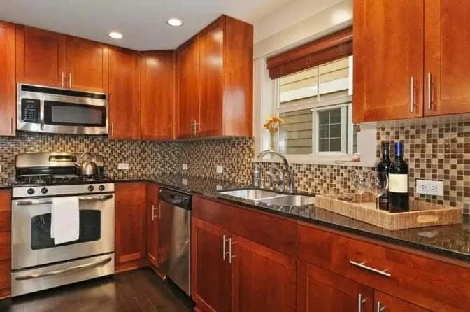 Private Room in Friendly Three Bedroom Townhouse