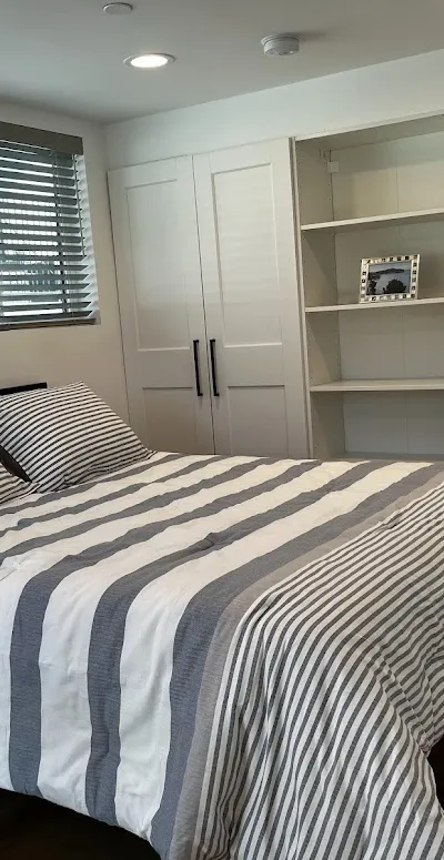 Charming 1-Bedroom Apartment with Private Garage in a Prime Location