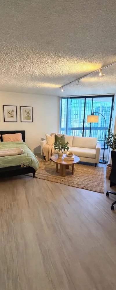 High Floor Convertible Studio in River North