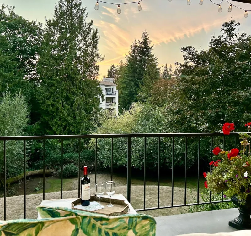 Fully Furnished Condo in Downtown Bellevue