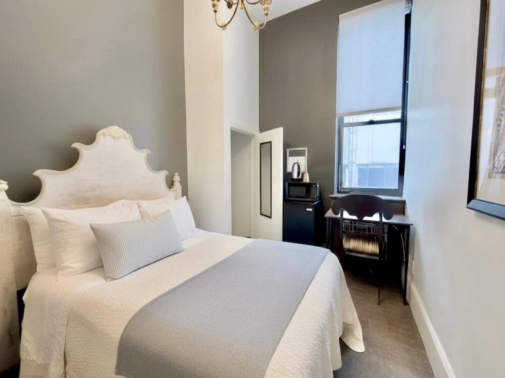 Private Studio with a Shared Bath in Midtown East