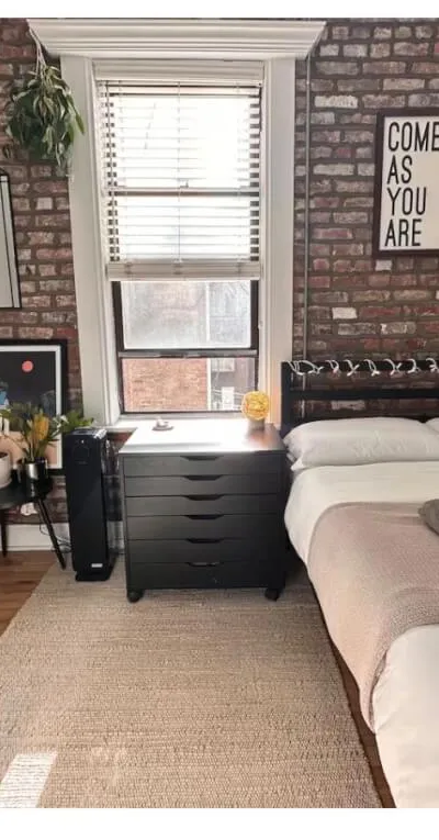 Bright bedroom in Williamsburg