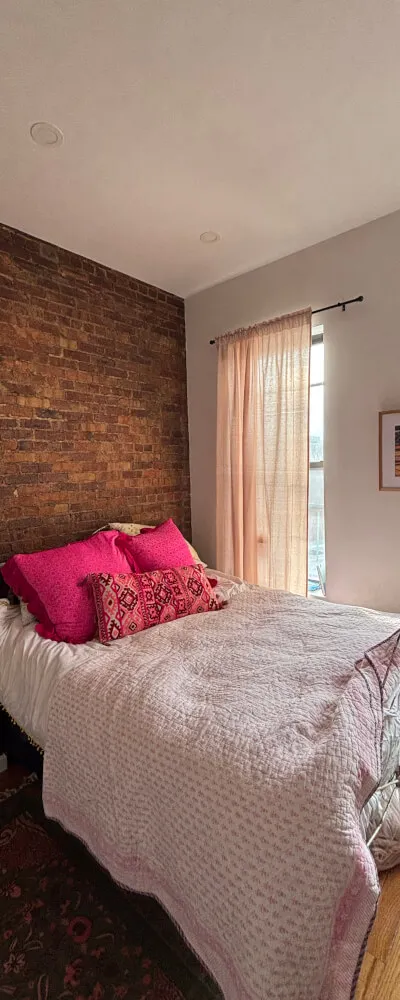 Large Room with personal bathroom in Greenpoint next to G train