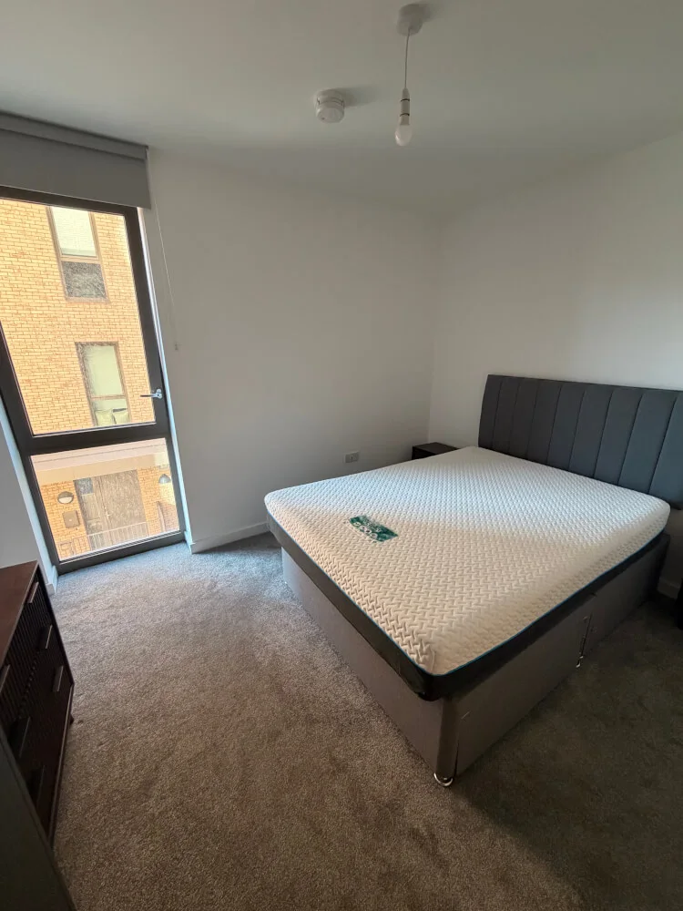 Modern Room Near Gallions Reach DLR