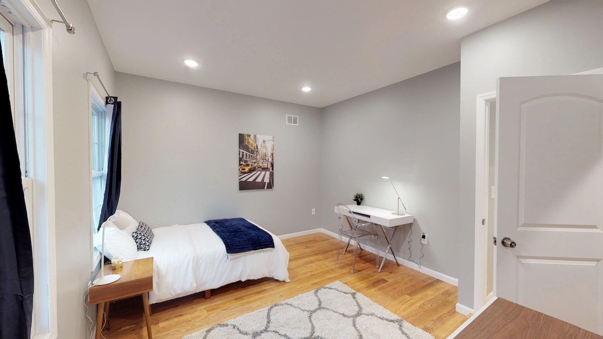 Large Room For Long-term Rent in Jersey City!