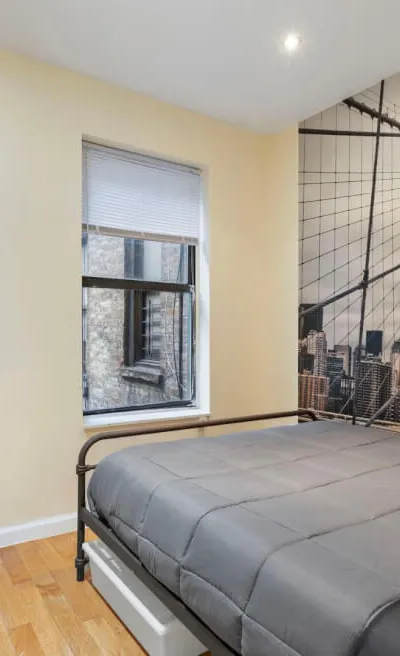 Furnished Private Room in Manhattan — Near Subway