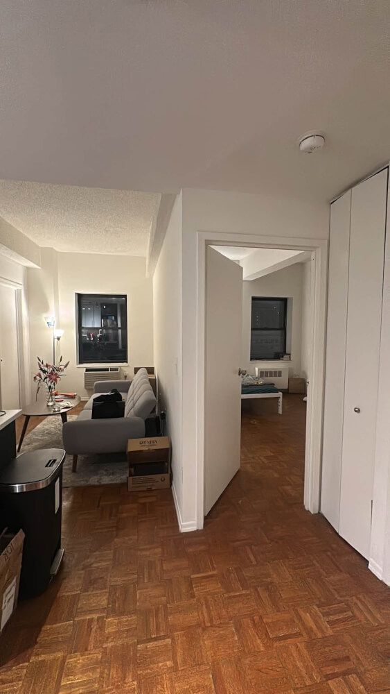 Spacious Midtown Room Near Penn Station