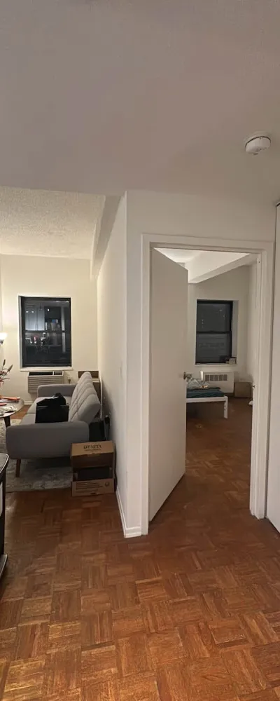 Spacious Midtown Room Near Penn Station