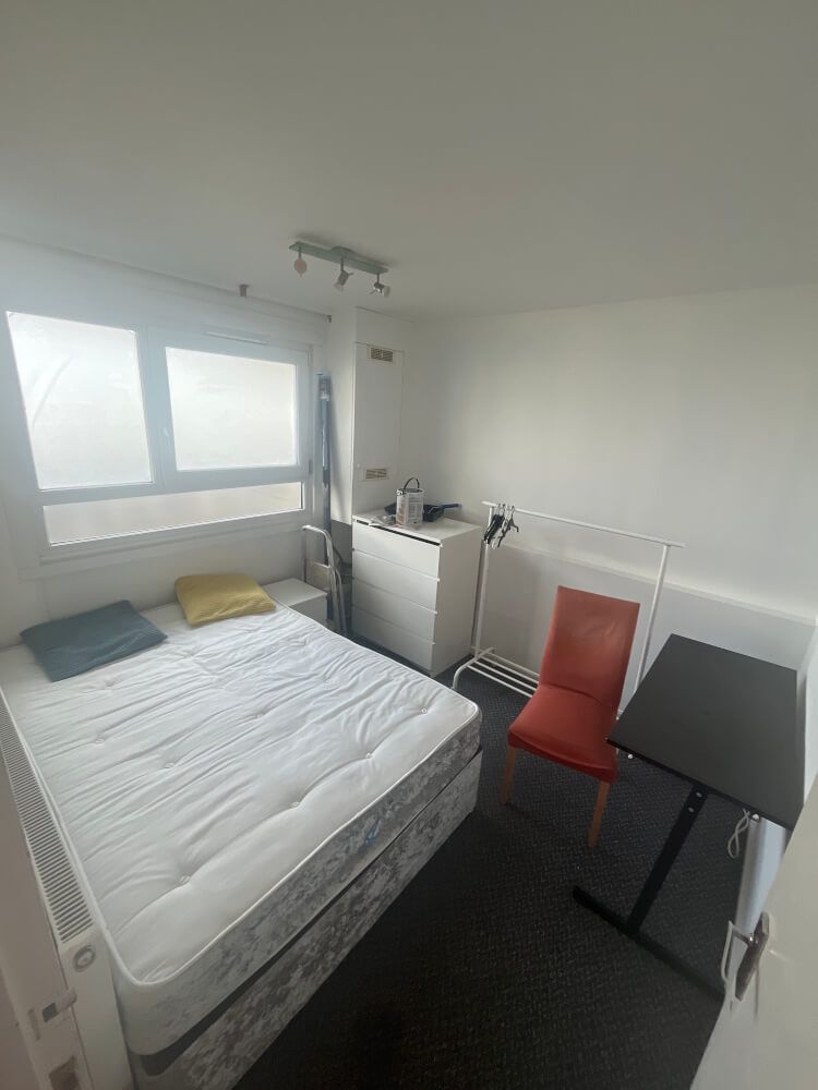 Bedroom in Battersea/Clapham Junction STUDENT NEEDED