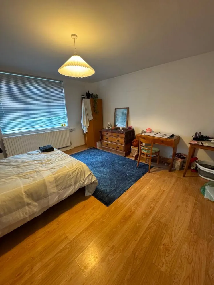 Big spacious and warm room in Hackney for short or long rent