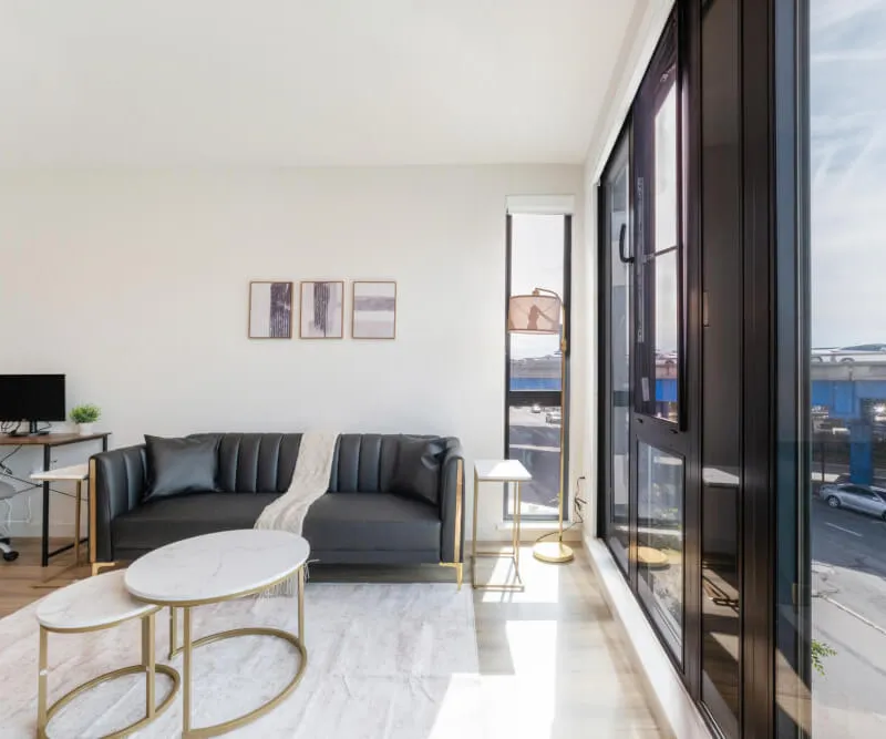 Premium 1-bedroom apartment with Gym & Work Desk