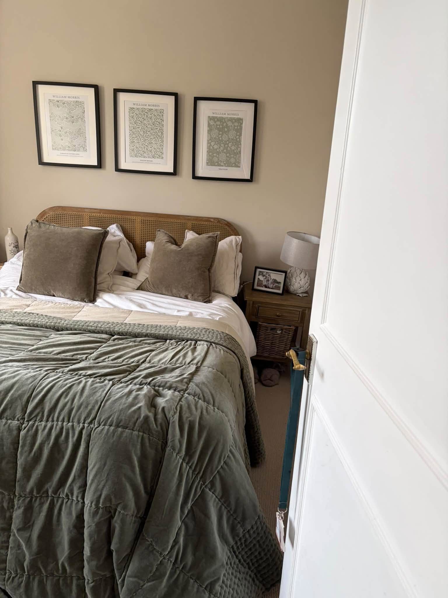 Private room in Balham flat near the station