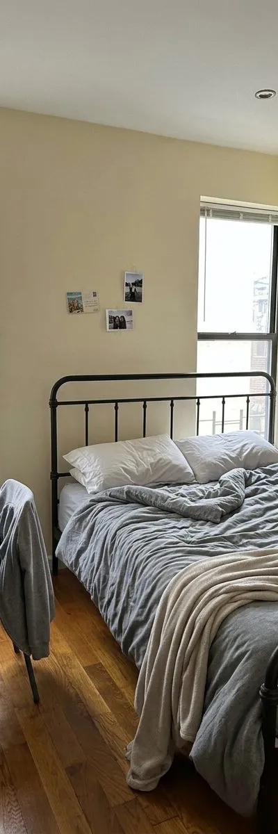 Comfortable Furnished Room — Near Subway & Universities