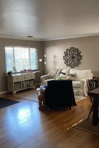 Private entrance spacious room