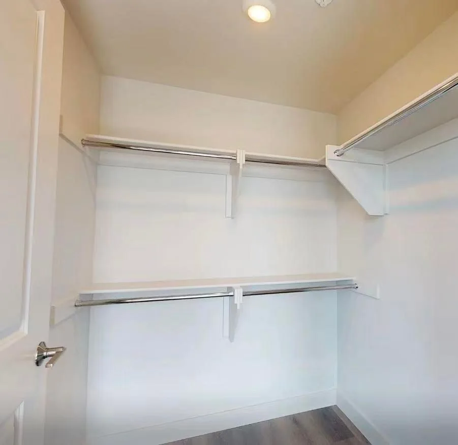 Furnished Shared Apartment in DTLA | Private Bathroom & Parking Space