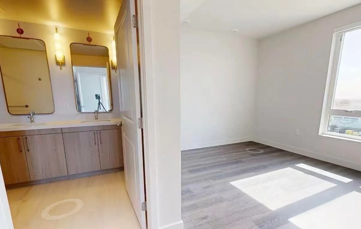 Furnished Shared Apartment in DTLA | Private Bathroom & Parking Space