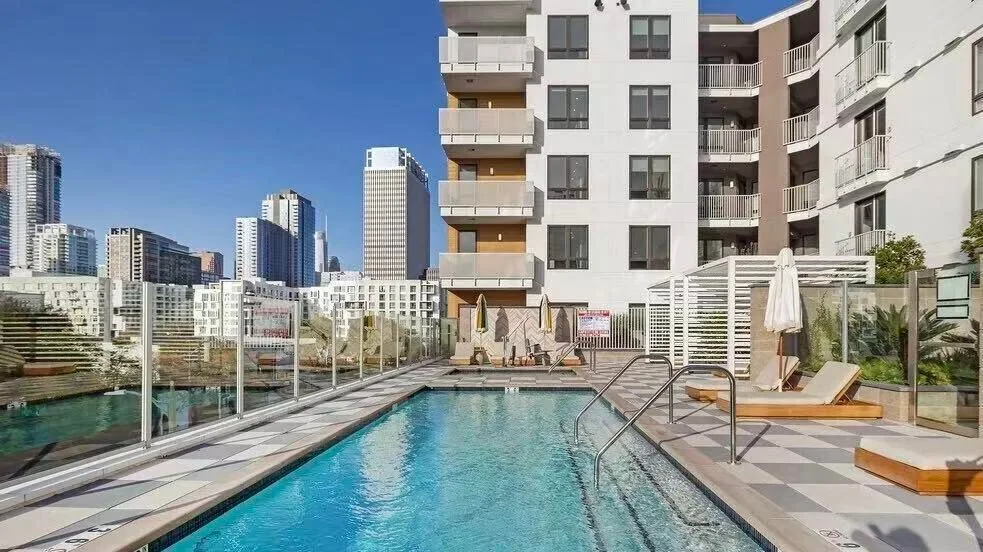 Furnished Shared Apartment in DTLA | Private Bathroom & Parking Space