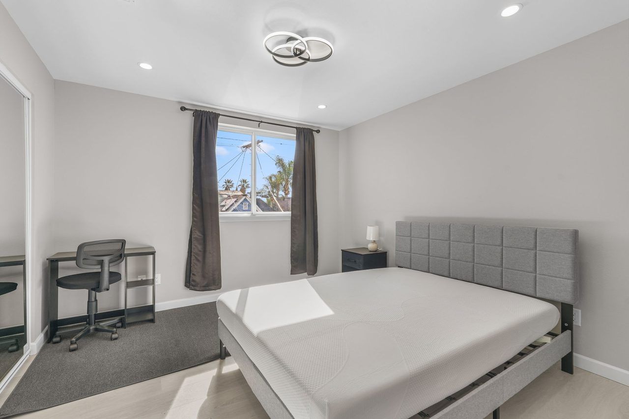 Private room in Central LA