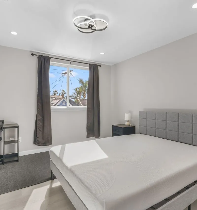 Private room in Central LA
