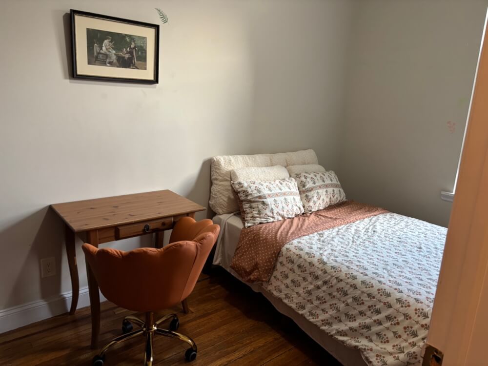 Cozy Bedroom in Washington Heights