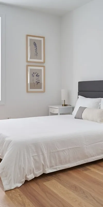 1BR Sunnyside Apt 7 min 7 Train 40th Station for 3