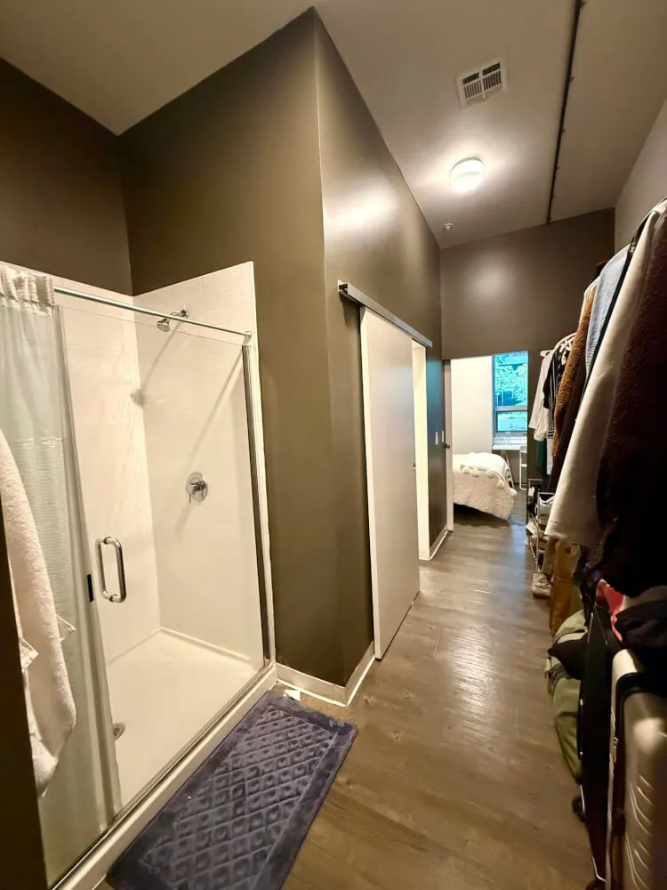 Private Room with Private Bathroom in East Cambridge