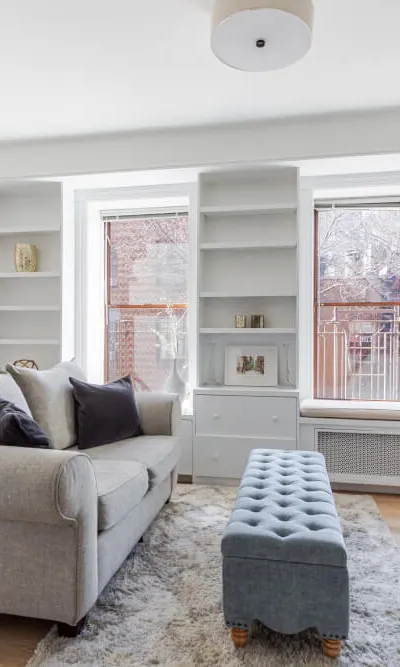 Bright and cozy 1 bedroom in beautiful brownstone building