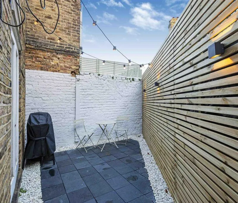 Lovely Fulham 2 bed flat with garden