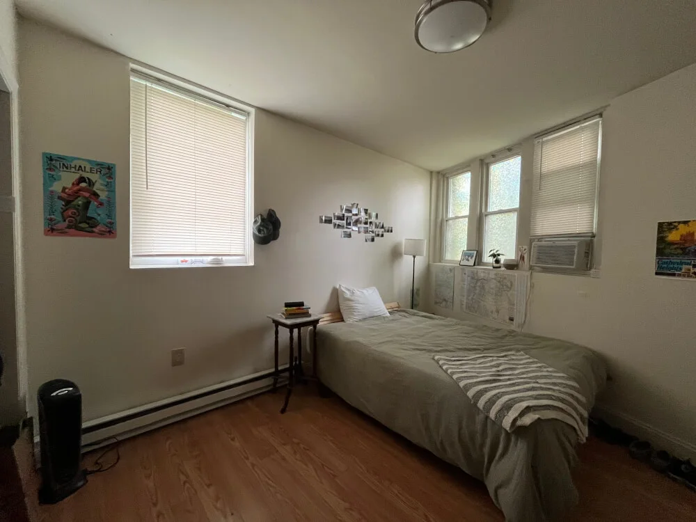 Room in Apartment Close to AU and Metro - Bedroom 1