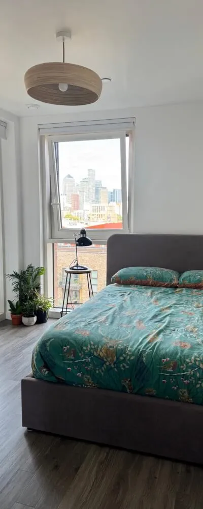 Double bedroom in Canada Water
