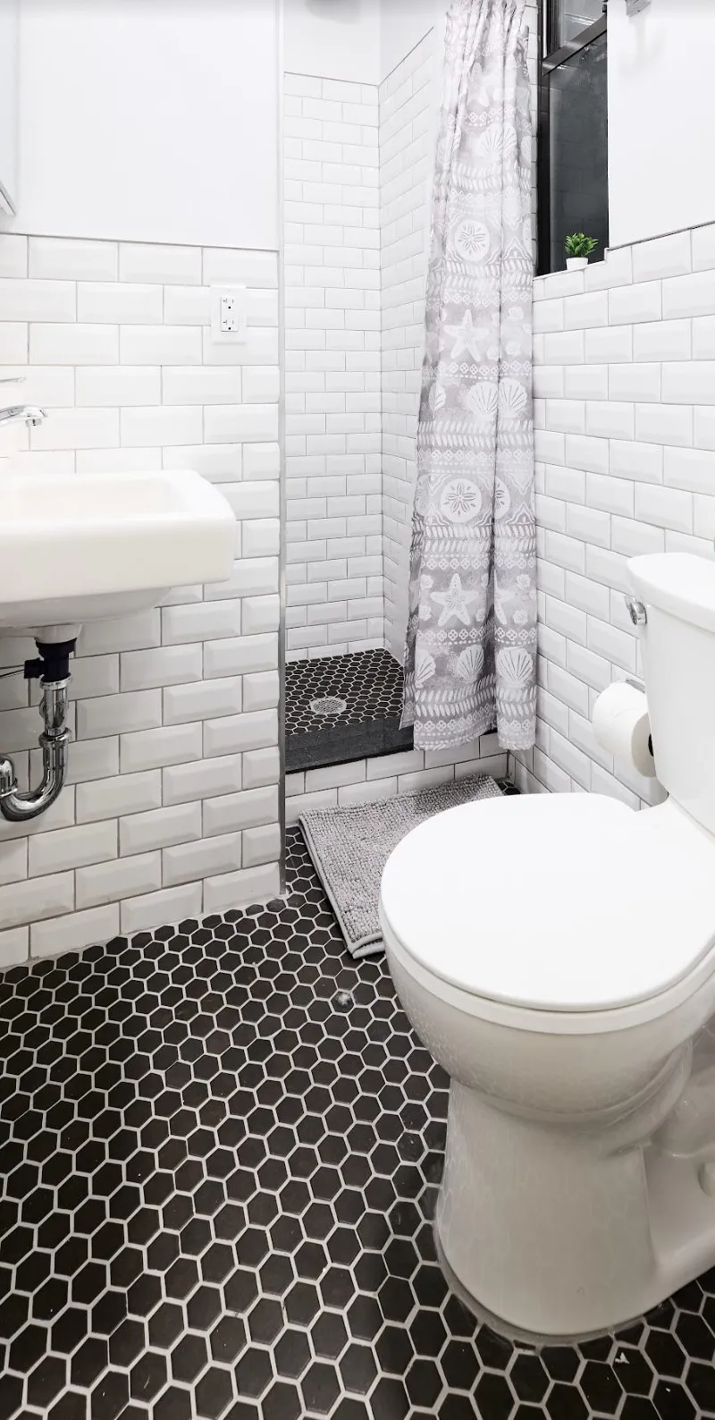 Furnished room with private bath in Kips Bay Midtown
