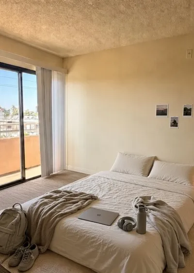 Los Angeles Koreatown Primary Bedroom Suite | Short/Long Term | Parking & Private Bath