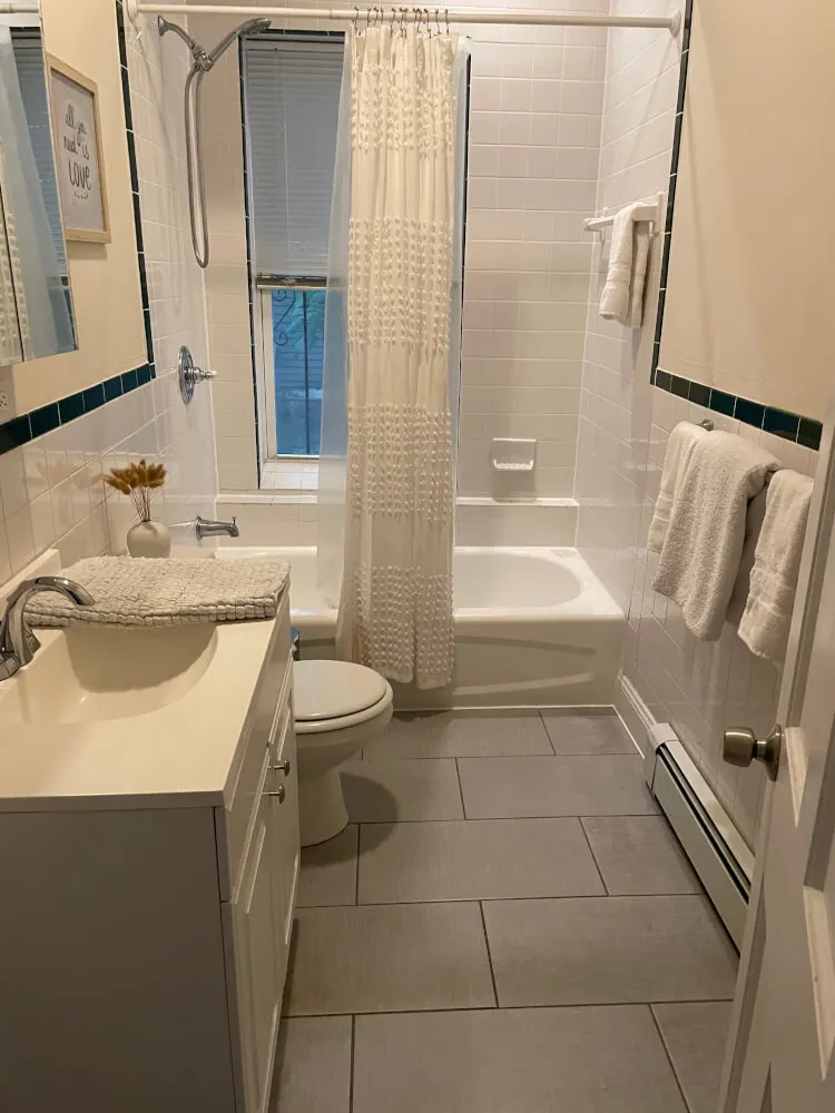 2 Bedroom Apartment in Roxbury - Bedroom 1