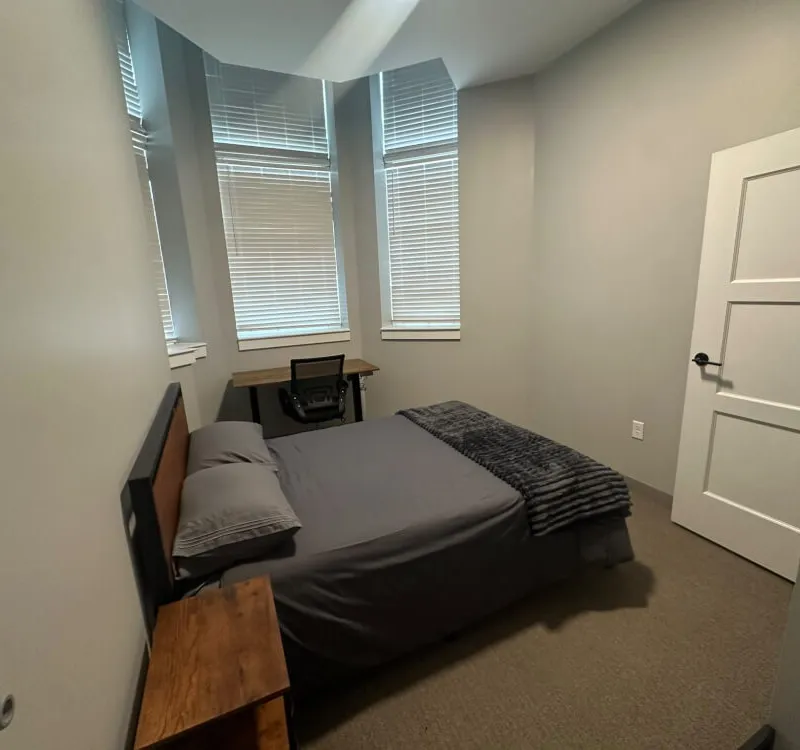 Move-In Ready Room on Hemenway Street | Lease Takeover