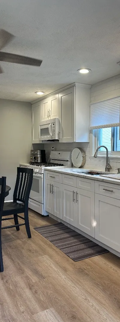 Renovated 2 Bedroom Eagle Hill East Boston Ma W/ PRIVATE PARKING / Washer and Dryer