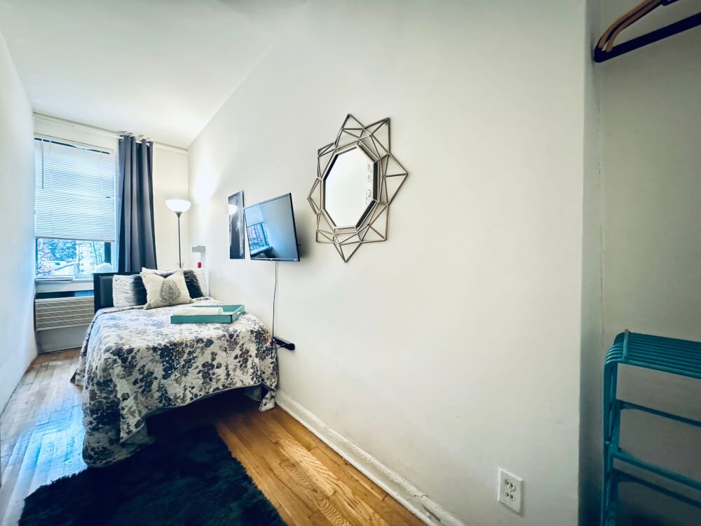 Room 2 In UES - Manhattan