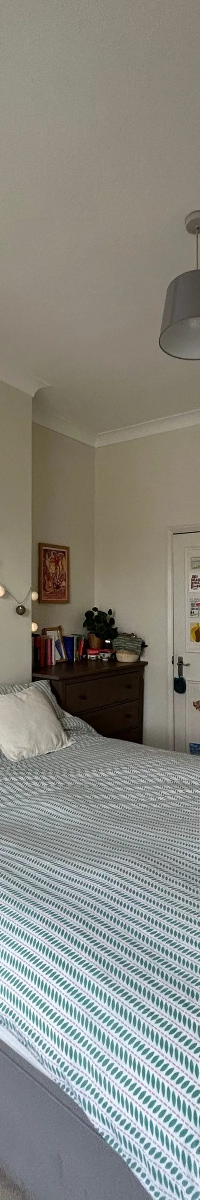 Peaceful room available right by Battersea Park