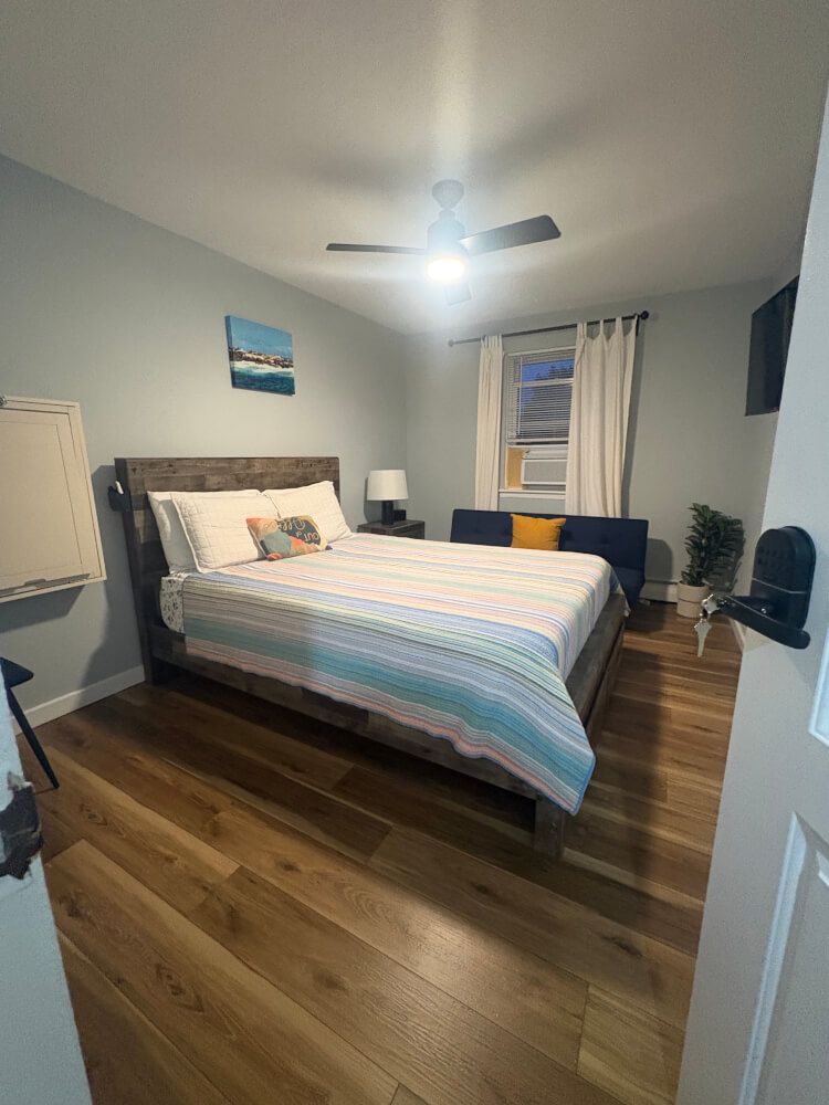 Private Queen Room + Workspace | South Brooklyn