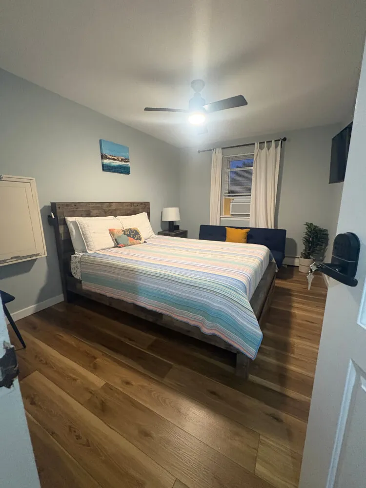 Private Queen Room + Workspace | South Brooklyn