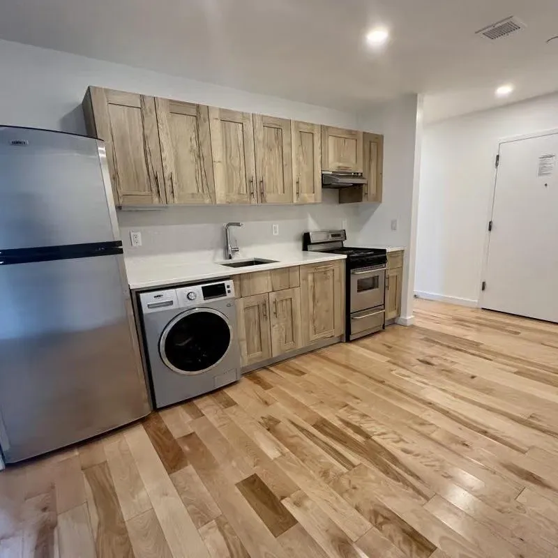 Stylish and modern 2 bedroom (or flex 3) apartment in a new development building the heart of Upper West Side !!