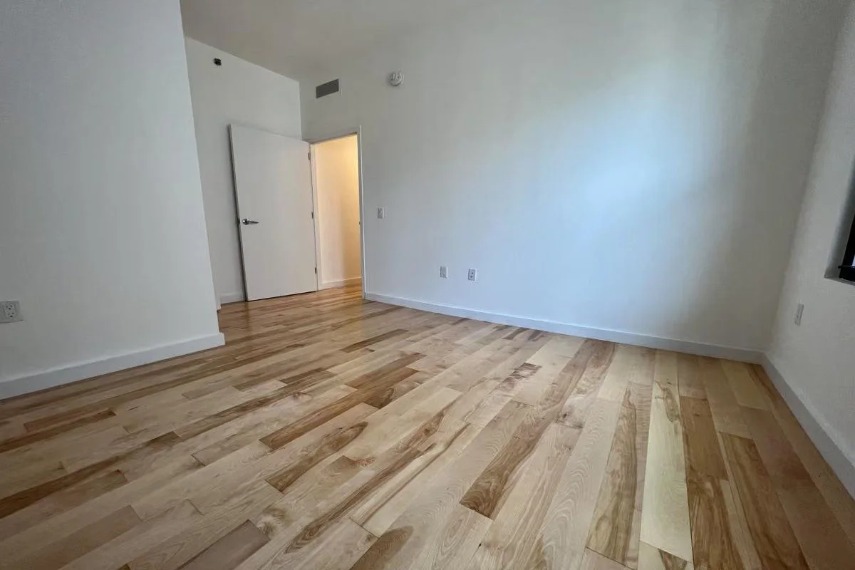 Stylish and modern 2 bedroom (or flex 3) apartment in a new development building the heart of Upper West Side !!