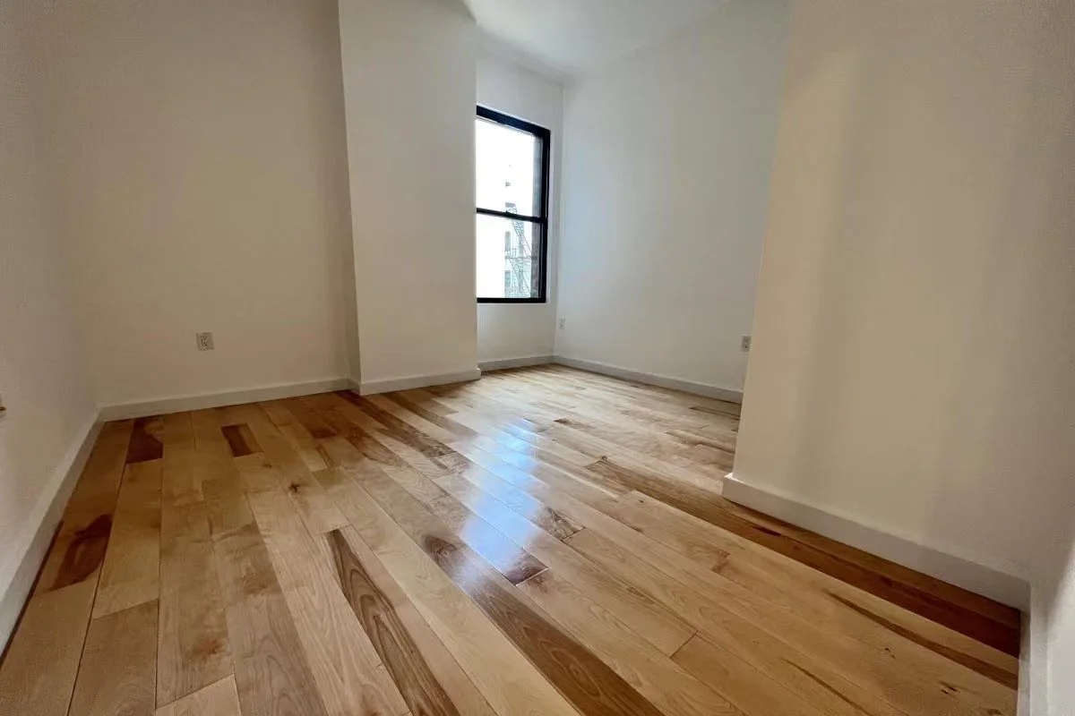 Stylish and modern 2 bedroom (or flex 3) apartment in a new development building the heart of Upper West Side !!
