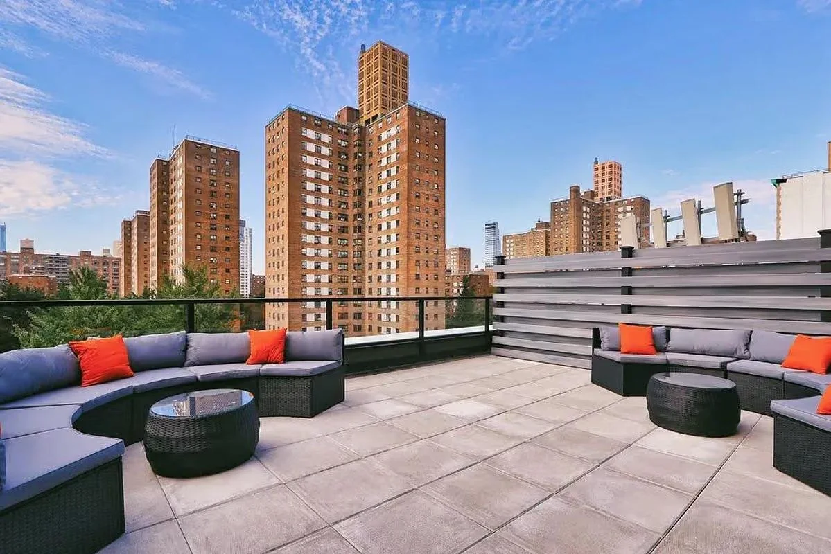 Stylish and modern 2 bedroom (or flex 3) apartment in a new development building the heart of Upper West Side !!