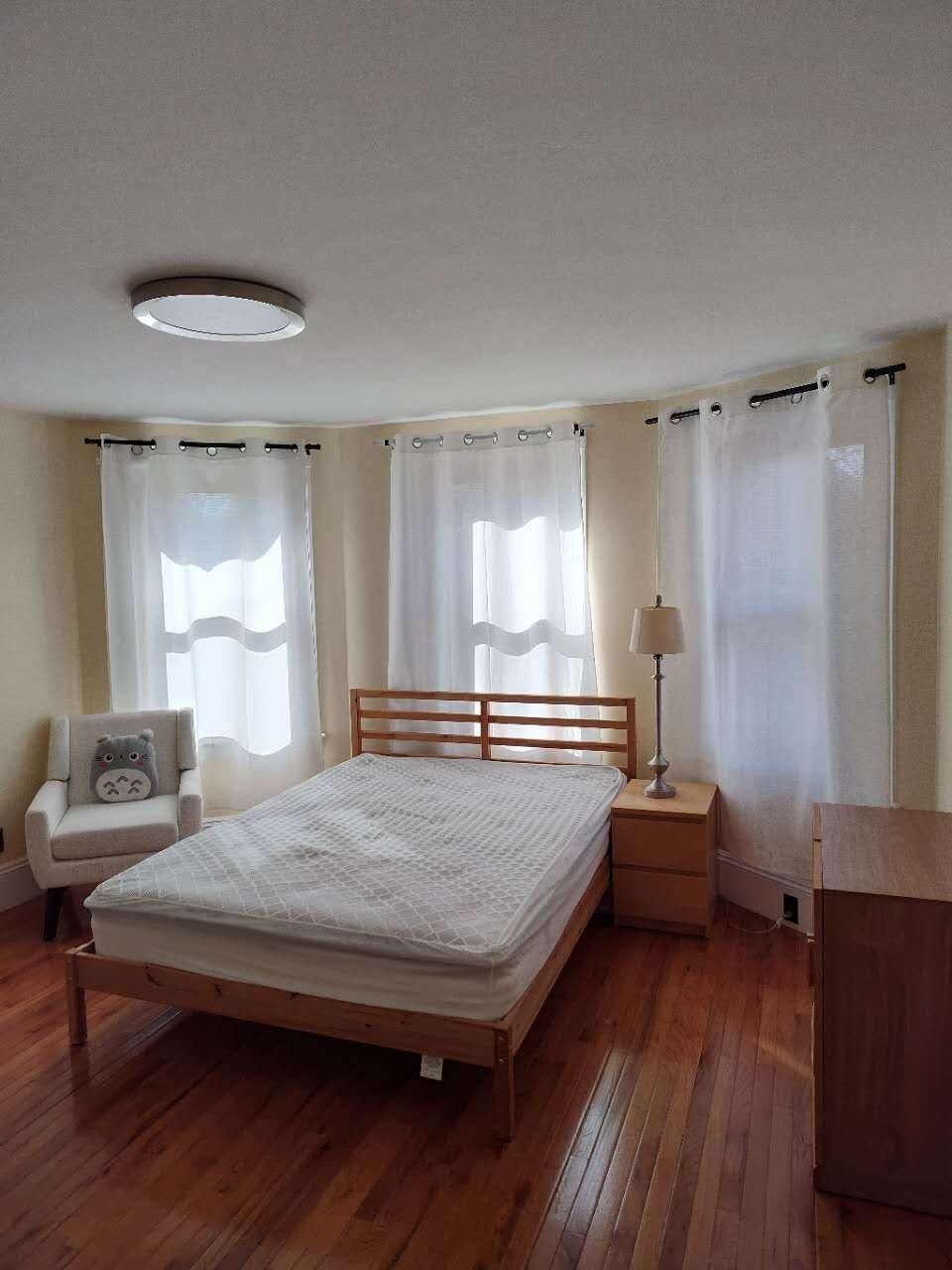 Furnished Private Room in Medford Near Tufts University – Female Only